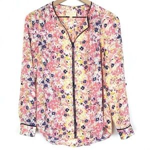 MODCLOTH Blouse Podcast Co Host Floral Long Sleeve Roll Tab Split V Neck XXS